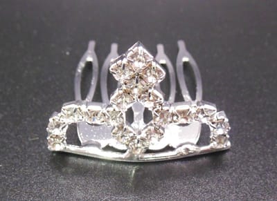 Tiara mini ronde vormen met gedraaid vierkantje bovenop strass