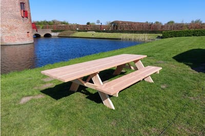 Rockwood® Rolstoel Picknicktafel Douglas 2.20m Montage op locatie. Extra gemak en vakkundige service met afgeronde hoeken