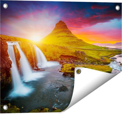 Gards Tuinposter Waterval bij een Vulkaan met Zonsondergang - 50x40 cm - Tuindoek - Tuindecoratie - Wanddecoratie buiten - Tuinschilderij