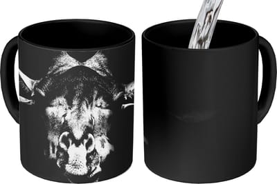 Magische Mok - Foto op Warmte Mokken - Koffiemok - Giraffe - Portret - Dieren - Zwart - Wit - Magic Mok - Beker - 350 ML - Theemok
