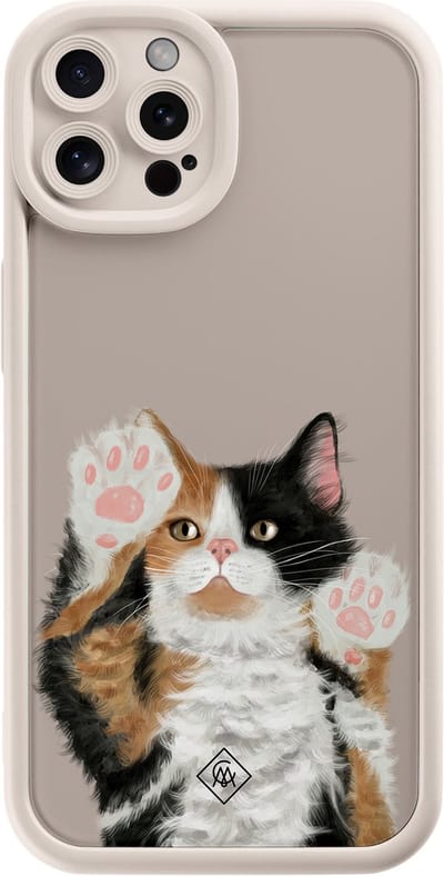 Casimoda® hoesje - Geschikt voor iPhone 12 Pro - Kat - Effen telefoonhoesje met lensbescherming - TPU - Backcover - Bruin/beige