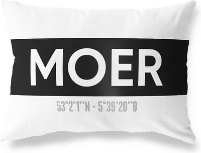 Tuinkussen MOER - NOORD-BRABANT met coördinaten - Buitenkussen - Bootkussen - Weerbestendig - Jouw Plaats - Studio216 - Modern - Zwart-Wit - 50x30cm