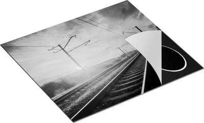Chefcare Inductie Beschermer Rails Spoorweg bij Zonsondergang - Zwart Wit - 60x50 cm - Afdekplaat Inductie - Kookplaat Beschermer - Inductie Mat