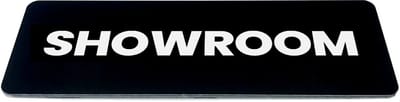 Deurbordje met tekst showroom - Zwart/wit - Formaat 150 x 50 mm x 1,6mm - incl. plakstrip