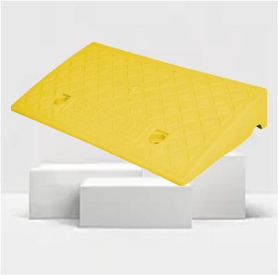 Drempelhulp Rubber - Oprit Helling - Toegankelijkheid Verbeteren - Antislip Ontwerp - 50x27x7cm - Geel