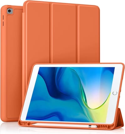 Hoes Geschikt voor Apple iPad 10.2 inch (9e/8e/7e) - Oranje - Casemania Tri Fold Tablet Case - Smart Cover met Pencil Houder Uitsparing