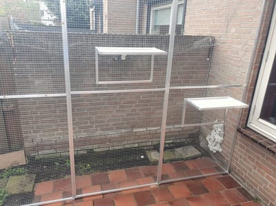 Katten ligplankje / ligplateau. Blank aluminium ligplankje t.b.v. kattenren.
