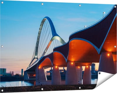 Gards Tuinposter Oversteek Brug in Nijmegen - 120x80 cm - Tuindoek - Tuindecoratie - Wanddecoratie buiten - Tuinschilderij