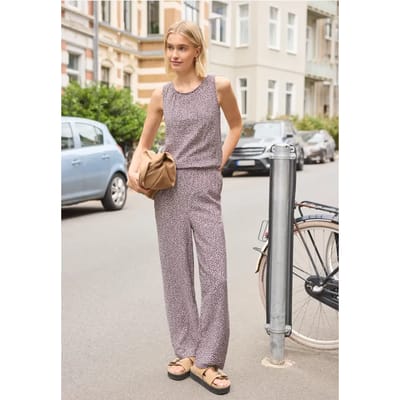 Wide Leg jumpsuit in casual pasvorm