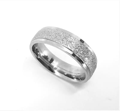 RVS - Zilverkleurig - gezandstraald - ring - maat 16 -met Stardust die blinkerd als diamant.