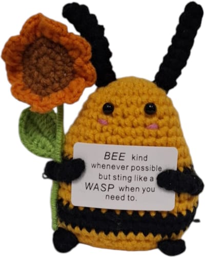 Positive Bee - Positieve Vriendjes - Bij - 9x7cm - Bee Kind- Cadeau Artikel - Gehaakt Poppetje