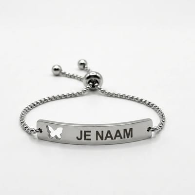 Armband met graveer, Armband met naam, Armband met gravure en vlinderdetail - zilverkleurig - rechthoekige plaat - verstelbaar - RVS, Armband met naamplaatje ,graveerarmband