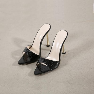 Sandales d'été pour femmes Serpent Sexy Bout Pointu Talons Hauts Sandales Décor Métal Chaussures de Fête Mode Extérieure Grande Taille Chaussure Féminine 42 noir