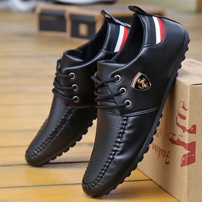 Casual leren schoenen man antislip effen kleur platte schoenen lente herfst nieuw ademend heren erwten schoenen Britse casual sneakers 44 black