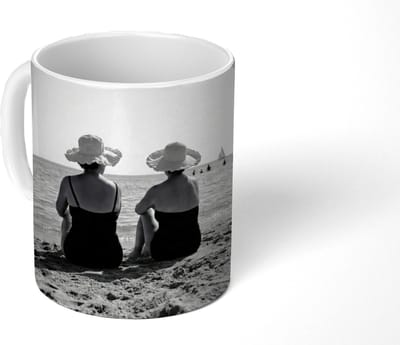Mok - Koffiemok - Vrouwen - Zonnehoed - Strand - Zwart - Wit - Mokken - 350 ML - Beker - Koffiemokken - Theemok