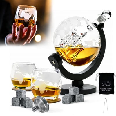 Whiskykaraf – Bolvormige karaf – Zwarte houten voet – Inclusief whisky-ijsstenen en ijstang – Helder glas en houten voet – Luxe whiskykarafset – 850 ml