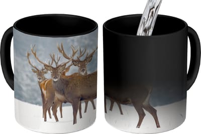 Magische Mok - Foto op Warmte Mokken - Koffiemok - Hert - Dieren - Sneeuw - Winter - Landschap - Natuur - Magic Mok - Beker - 350 ML - Theemok