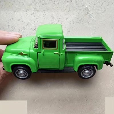 Vintage roze en rode klassieke auto model met chromen accenten - Retro metalen pick-up truck decoratie met openslaande deuren en motorkap, inclusief accu