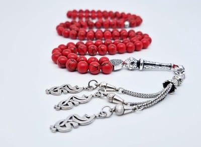 Handgemaakte tesbih "Tasbih" natuursteen "Rode howliet" - Aantal kralen 99 - Diameter kralen 8MM - met metaal tassel "Moeder" - Een mooi cadeau-idee