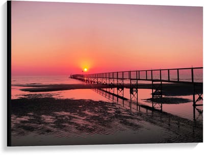 Canvas  - Brug over Strand met Zonsondergang  - 100x75cm Foto op Canvas Schilderij (Wanddecoratie op Canvas)