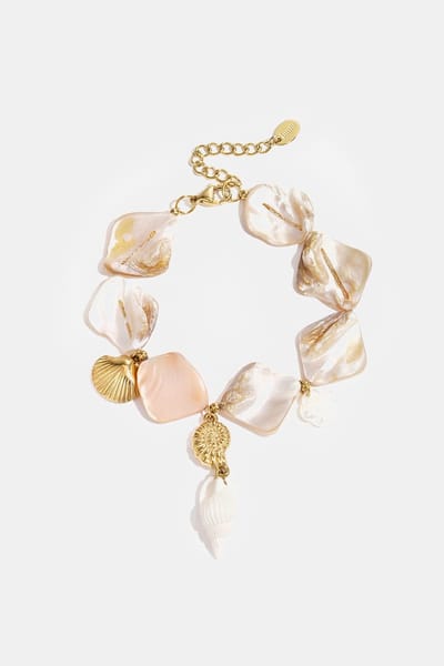 Armband met schelpen en zee charms beige - verkleurt niet - roestvrij staal