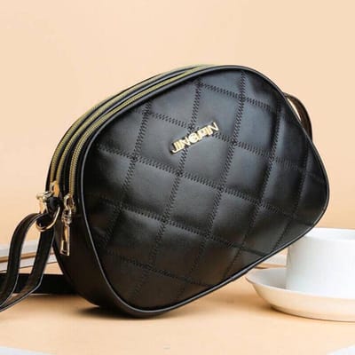 Yogodlns Mode PU-leer geruite flaptas Casual Messenger Crossbody tas Stevige schoudertas 19*6*12.5cm zwart