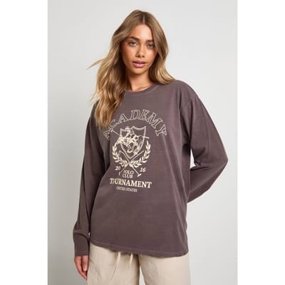 boohoo Dames Polo Academy Bedrukte Oversized Lange Mouwen T-Shirt | Chocolate | Maat: XS