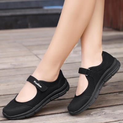 Herfst Nieuwe Trendy en Modieuze Moeder Casual Schoenen Grote Maat Ademend Lichtgewicht Effen Kleur Mesh Schoenen voor Dames 43 beige