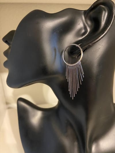 Oorbellen met metalen kwastjes | | Make up | Parfum | Moederdag | Verjaardagscadeau| Cadeautje| Valentijnsdag| Kado | sieraden | vaderdag | oorbellen | oorsieraden