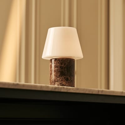 Tavellio Hooch Draadloze Tafellamp – H22 – Emperador Marmer en Glas – Tot 100 uur – Bruin