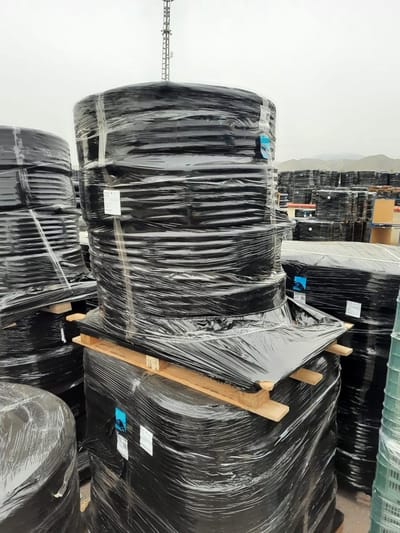 Polyethyleen buis - Bewateringsslang - Efficiënte irrigatie - Bestand tegen 4 bar - 100 meter - Zwart
