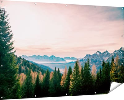 Gards Tuinposter Bos met Bomen bij Bergen Landschap - 180x120 cm - Tuindoek - Tuindecoratie - Wanddecoratie buiten - Tuinschilderij