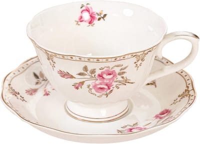 Lichtroze Porseleinen Theekop en Schotel met Goudkleurige Rand - Vintage Stijl
