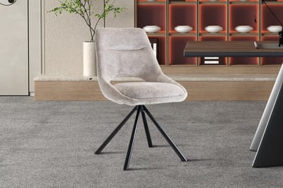 Rousseau Dante Eetkamerstoel – Beige – Stoffen Kuipstoel – Zwarte Metalen Spinpoot – 51 x 60 x 85,5 cm – 1 stuk