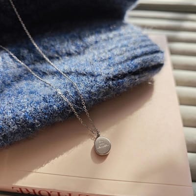 1 Stuks Mode Titanium Staal Letter Onregelmatig Rond Merk Trui Ketting Eenvoudig Temperament Hanger Sleutelbeen Ketting Herfst en Winter Ketting gray