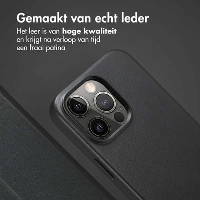 Accezz Hoesje - Geschikt voor Apple iPhone 15 Pro Max - Leather Bookcase 2-in-1 geschikt voor MagSafe - Black