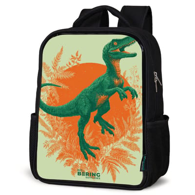 NoBoringSuitcases.com® - Rugzak zwart jongens - Schooltas jongen - NoBoringSuitcases.com® - Rugzak zwart - Schooltas jongen & meisje - Groene dino tussen varens - Rugtas voor school - Boekentas kind - Schoolrugzak - Kinderrugzak