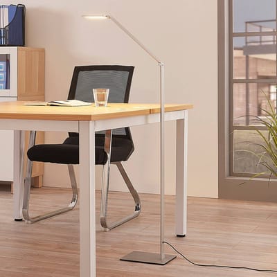 Lucande Resi LED vloerlamp met dimmer, ideaal om te lezen