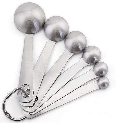 Oneay Roestvrijstalen maatlepelset, 6-delig: 1/8 theelepel, 1/4 theelepel, 1/2 theelepel, 1 theelepel, 1/2 eetlepel en 1 eetlepel, geschikt voor droge poeders en vloeibare ingrediënten.