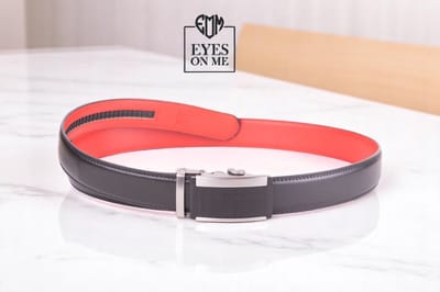 Zwart + rood lederen riem zonder gaatjes met automatische gesp voor heren ( model N032 )