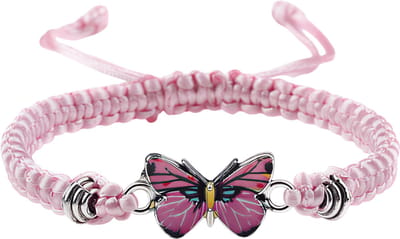 Verstelbare gevlochten string armband met vlinder hanger – handgemaakt ontwerp – Roze – licht en comfortabel – geschikt voor dagelijks gebruik – ideaal als betekenisvol cadeau
