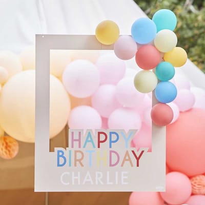 Ginger Ray - Ginger Ray - Happy Birthday Photobooth Frame met Ballonnen