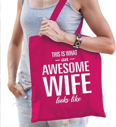 Awesome wife / geweldige vrouw / echtgenote cadeau katoenen tas roze voor dames - kado tas / tasje / shopper