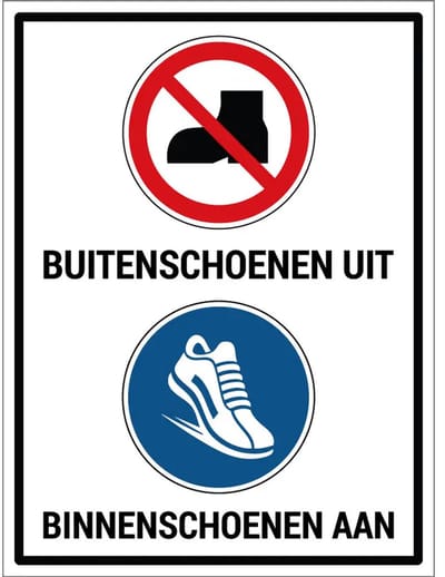 Buitenschoenen uit binnenschoenen aan sticker met tekst | 40 x 30 cm