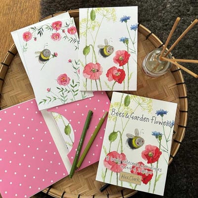 Alex Clark Notecards & Envelopes ~ Kaartenbox Bijen en Tuinbloemen 'Bees & Garden flowers'