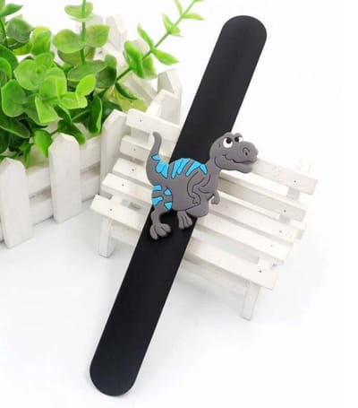Akyol - Kinder Armband Dinosaurus - sinterklaas cadeau - Slap On armband - Armband - Kinderarmband - Armbandje - Dino - Dinosauriër - Zwarte Dierenarmband - Black Dinosaur Animal Bracelet