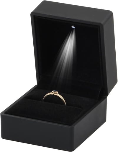 Elegante vierkante fluwelen ringdoos met LED-verlichting voor verlovingsringen, huwelijksgeschenken en sieradenopslag