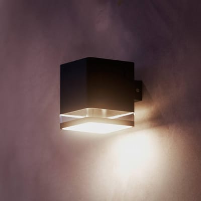 Philips Virona wandlamp - Solar buitenlamp - Warm wit licht; 2700K - Zwart - Zonne-energie