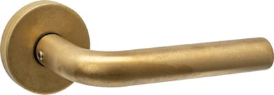Intersteel Deurkruk Luzern met rozet massief verdekt ø53x10mm met nokken PVD messing getrommeld