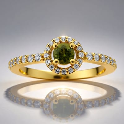 Cavill - Zilveren Ring 925 Sterling Zilver Verguld - 0,266 ct Ronde Groene Vesuvianiet en 0,389 ct Cambodjaanse Zirkonen - Elegant Tijdloos Design